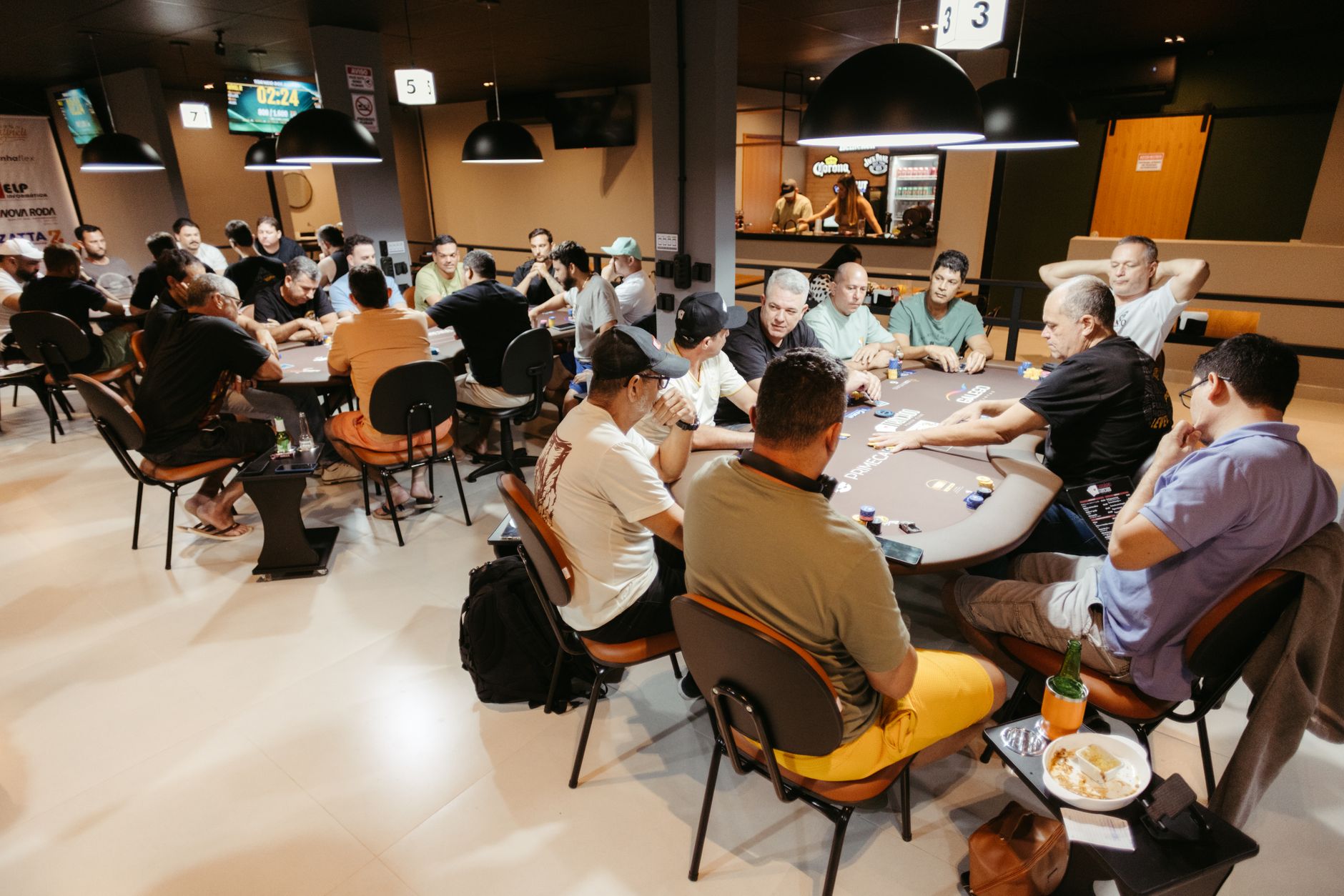 3Bet底池翻后持续下注策略：三个决策点与两类牌面处理（实战示例）